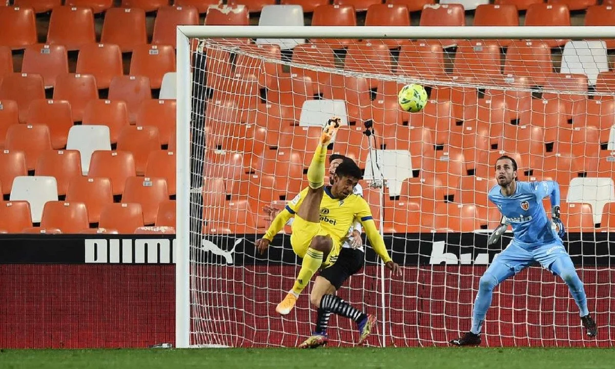 Βαλένθια - Κάντιθ 1-1: Φλερτάρουν με τον υποβιβασμό οι «Νυχτερίδες» (vid)