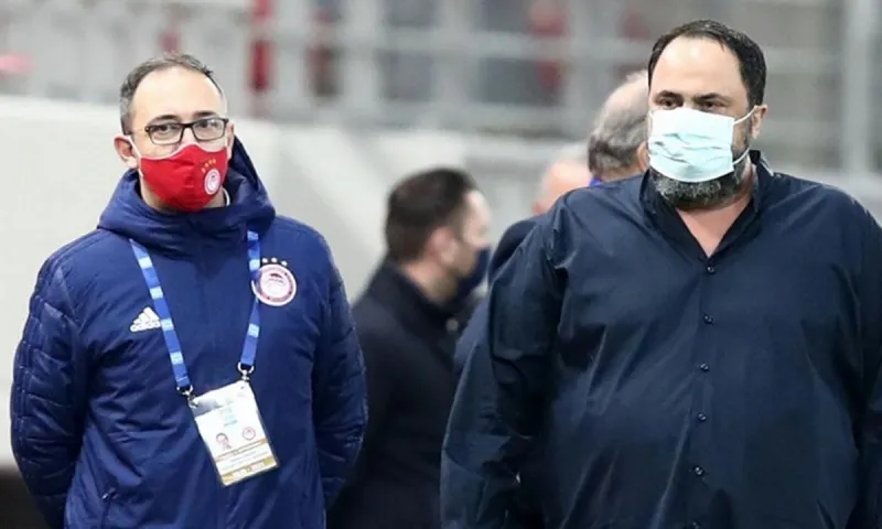 Ολυμπιακός - ΑΕΚ: Oι πανηγυρισμοί του Βαγγέλη Μαρινάκη (vid)
