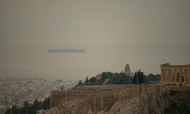 Καιρός (9/1): Τοπικές βροχές και Αφρικανική σκόνη