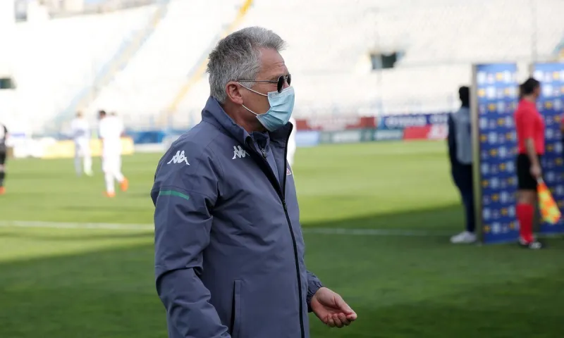 Μπόλονι: Ετοιμάζει κι άλλη έκπληξη - Τι είπε για Τζαβίδα