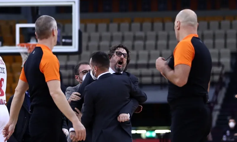 Τρινκιέρι: Εκτός εαυτού στο τέλος του αγώνα (vid)