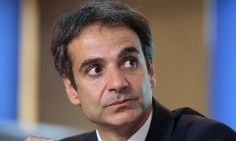 Politico: Πιστοποιητικό εμβολιασμού προτείνει ο Μητσοτάκης!
