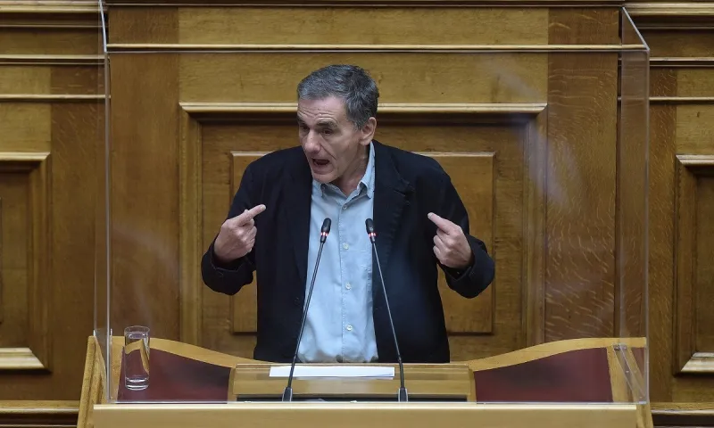 Τσακαλώτος για Μητσοτάκη: «Oι περικεφαλαίες και οι κραυγές για προδοσία ξεχάστηκαν»