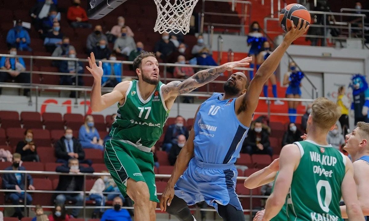 Ζενίτ - Ζαλγκίρις 77-65: «Πλώρη» για 4άδα η ομάδα του Πασκουάλ!