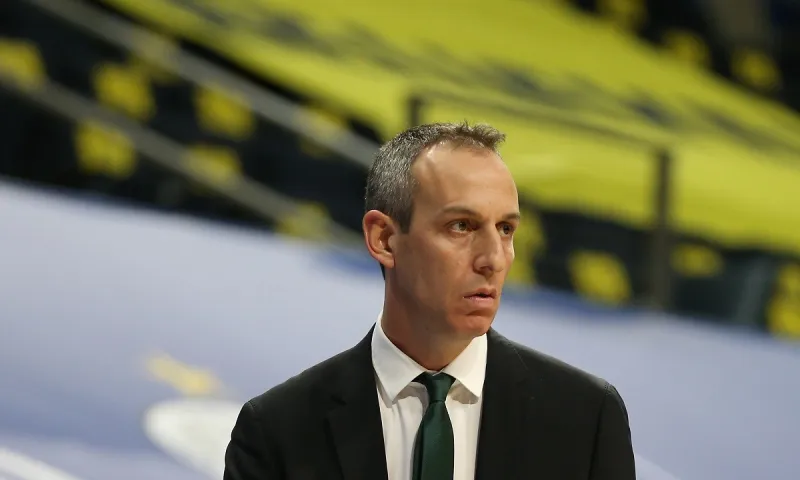 Κάτας: «Να κρατήσουμε ψηλά το κεφάλι»