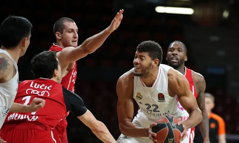 Μπάγερν- Ρεάλ 76-81 : Οι Μαδριλένοι το ντέρμπι