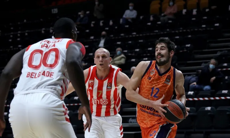 Βαλένθια- Ερυθρός Αστέρας 91-71: Άνετα οι «νυχτερίδες»