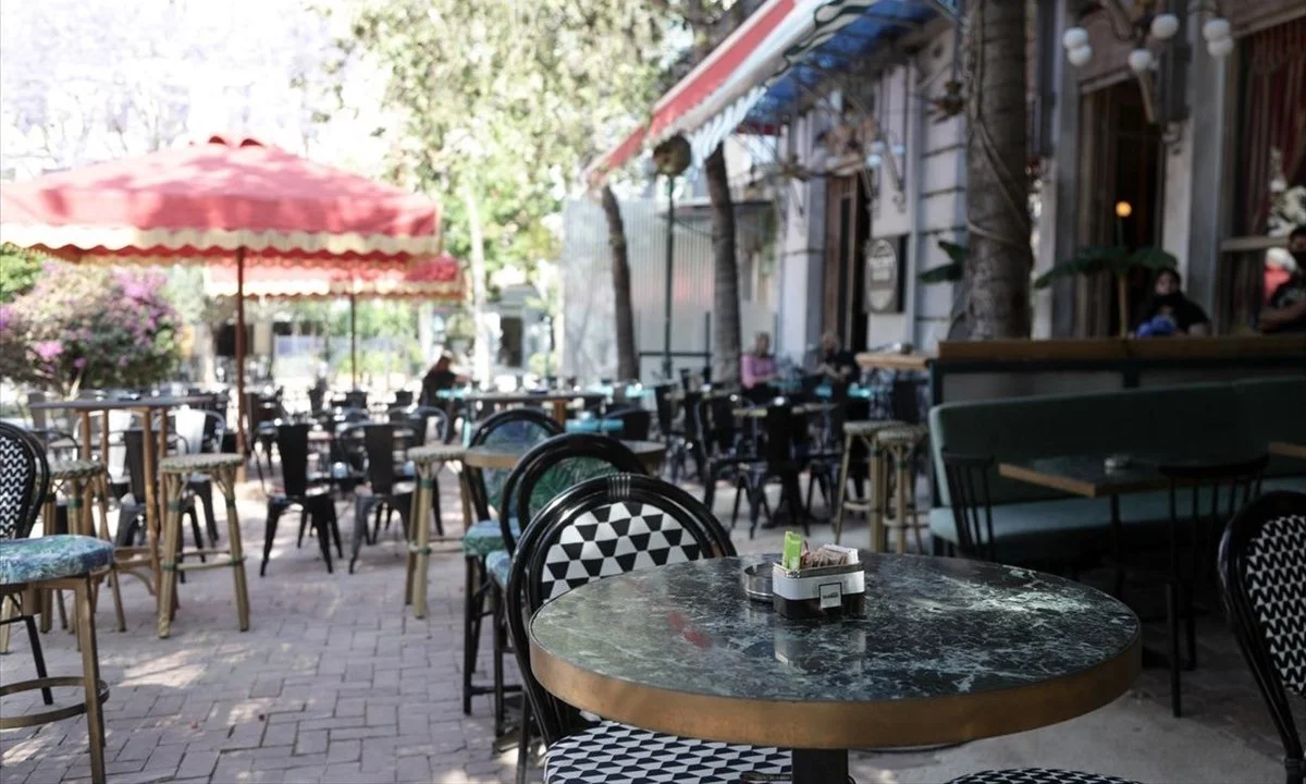 Κορονοϊός: Σχέδιο για άνοιγμα καφέ και εστιατορίων!