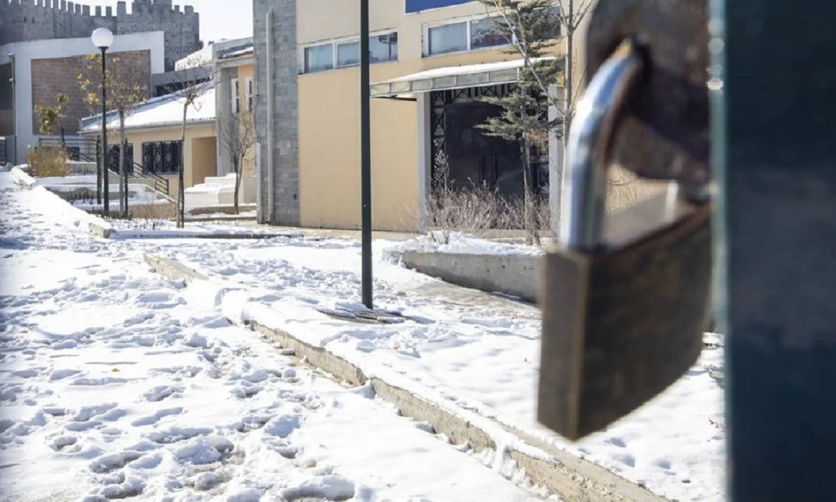 Κλειστά σχολεία: Σε ποιες περιοχές δεν θα λειτουργήσουν αύριο (19/1) - Όλη η λίστα