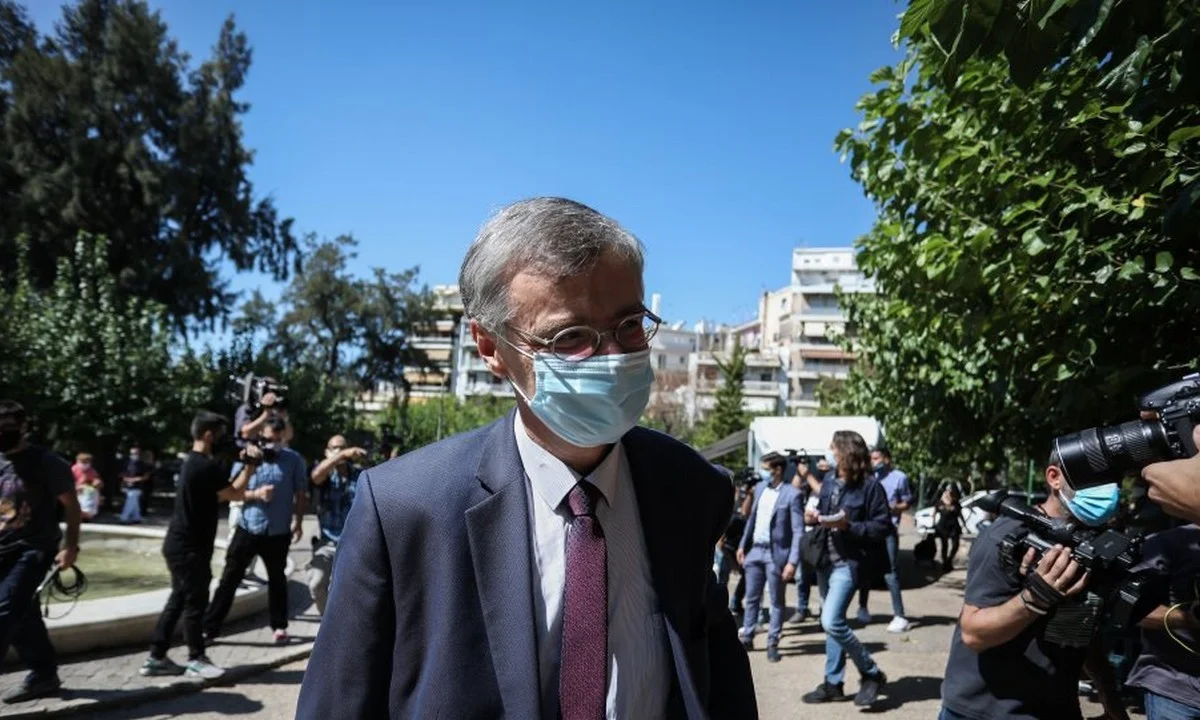 Τσιόδρας: «Δύσκολη η μάσκα - Τη φοράω 16-18 ώρες τη μέρα»