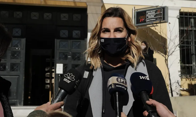 Κατέθεσε η Σοφία Μπεκατώρου: «Βγείτε και μιλήστε για μια πιο υγιή κοινωνία» (vid)