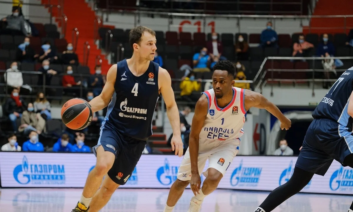 Ζενίτ- Εφές 85-78: Συνεχίζει ακάθεκτη