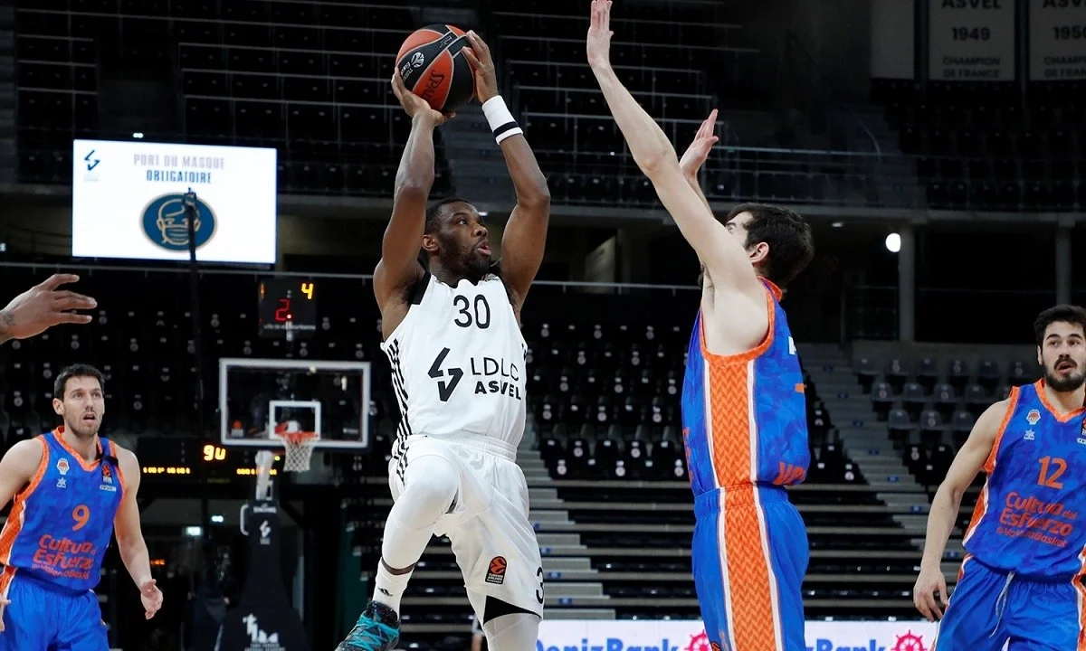Βιλερμπάν- Βαλένθια 90-77 : Δώρο στον Ολυμπιακό