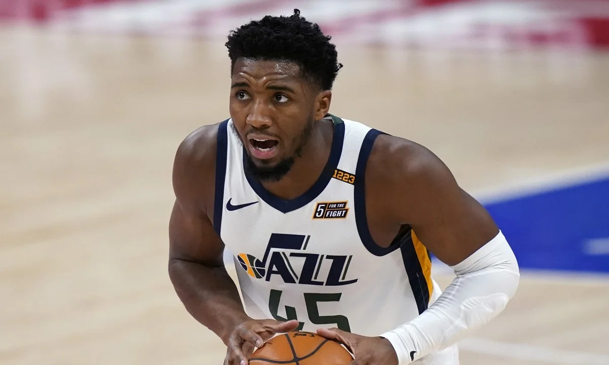 NBA αποτελέσματα: Σούπερ Μίτσελ στη Γιούτα - Διπλό με Μπάρετ οι Νικς (vids)