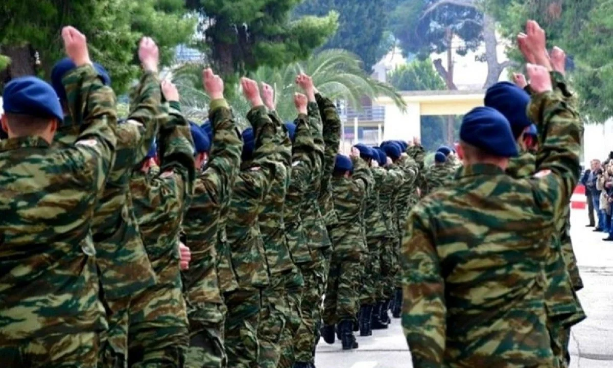 Στρατιωτική θητεία: Γιατί οι ανακοινώσεις της Κυβέρνησης είναι «αδειανό πουκάμισο»
