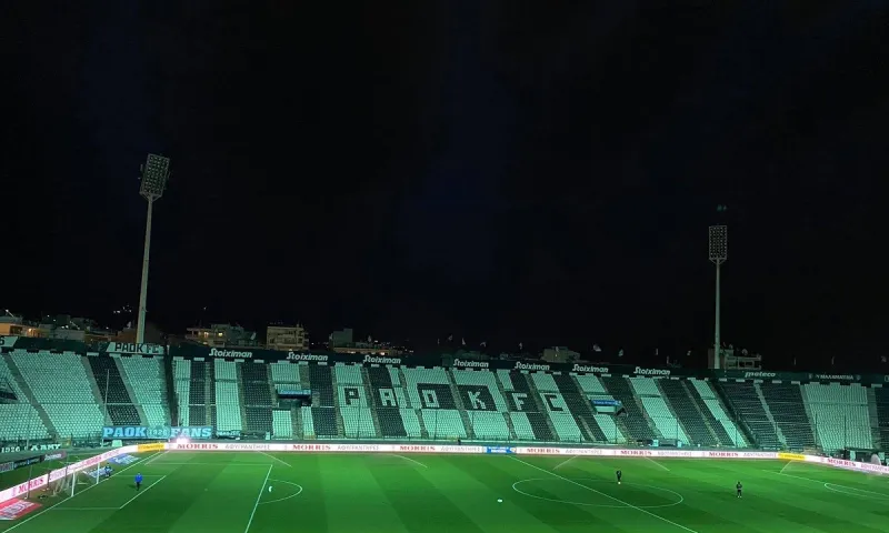 ΠΑΟΚ - ΑΕΚ: Black out στο γήπεδο της Τούμπας (pics)