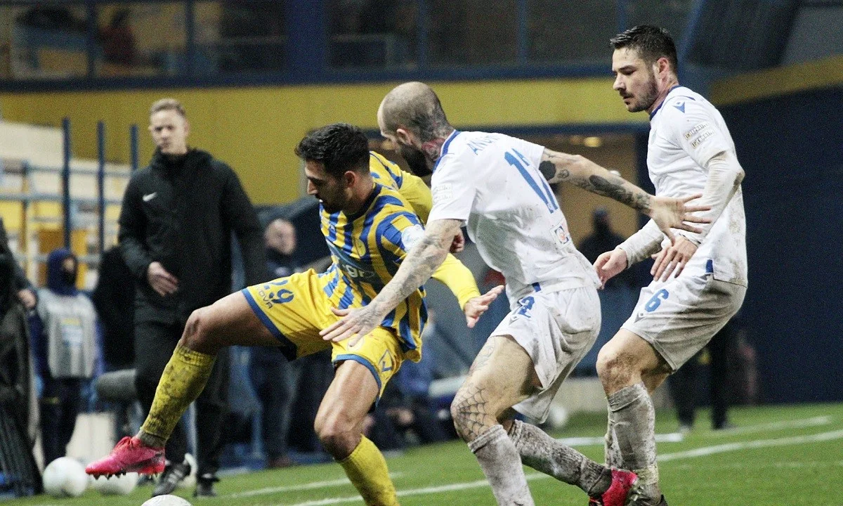 Παναιτωλικός - Λαμία 0-0: Πολλές ευκαιρίες, πέντε δοκάρια, αλλά άσφαιροι!
