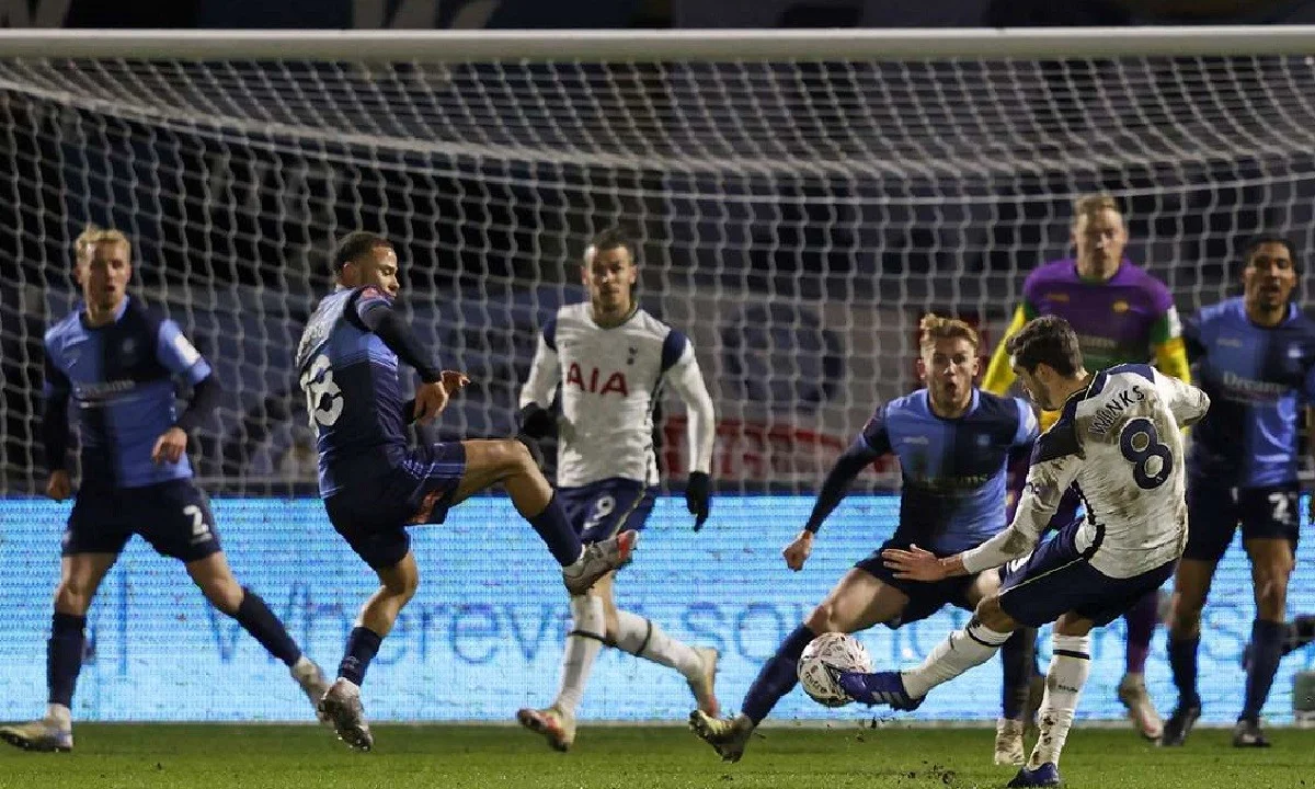 Γουίκομ - Τότεναμ 1-4: Τρομερό ξέσπασμα στο φινάλε (vid)