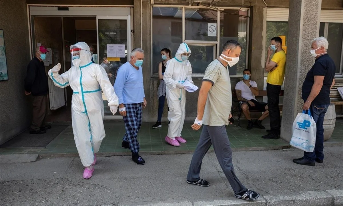 Κορονοϊός: «Κόκκινη κάρτα» στη Αττική έδειξαν οι ειδικοί - Σήμερα οι τελικές αποφάσεις για τα μέτρα