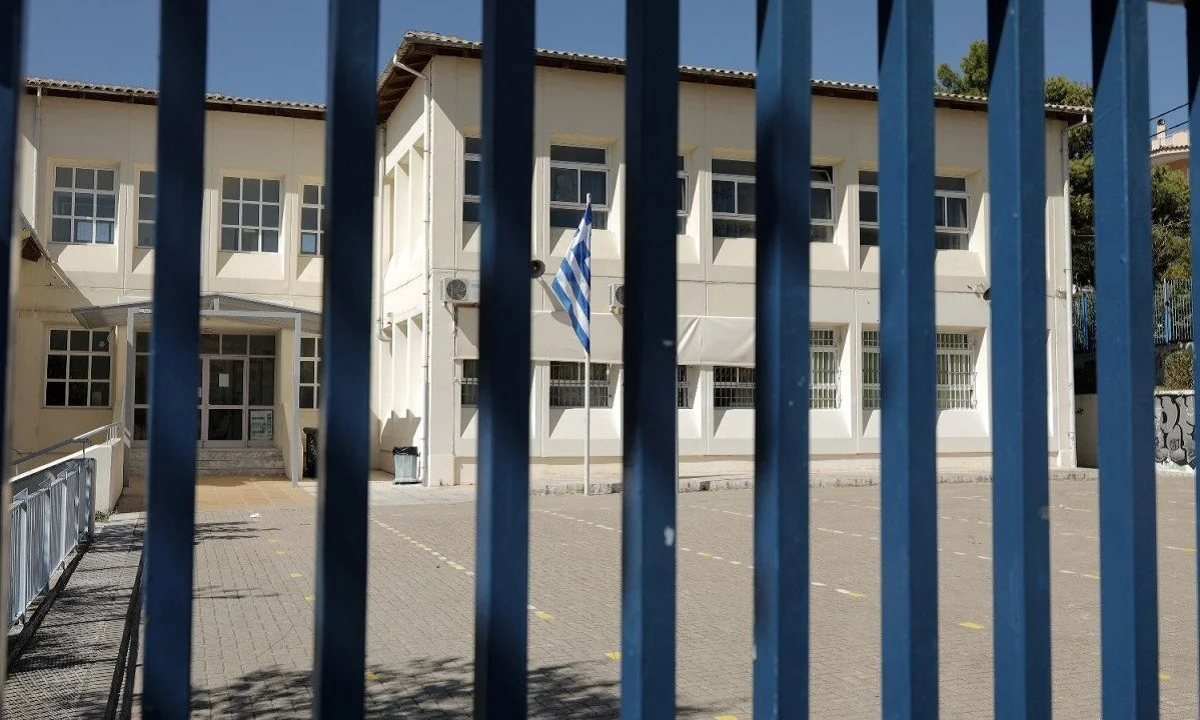 Σχολεία: Ανοίγουν από τη Δευτέρα (1/2), εξαιρούνται τα λύκεια στις «κόκκινες» περιοχές
