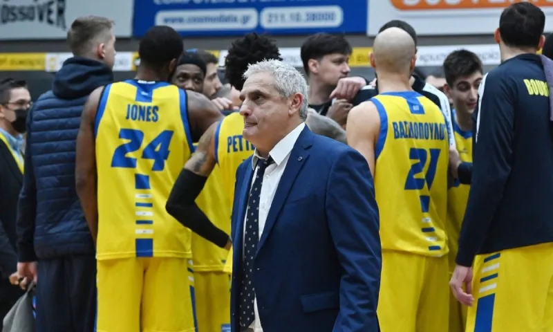 Περιστέρι: Επιστροφή στις προπονήσεις, ατομικό για Μάντζαρη