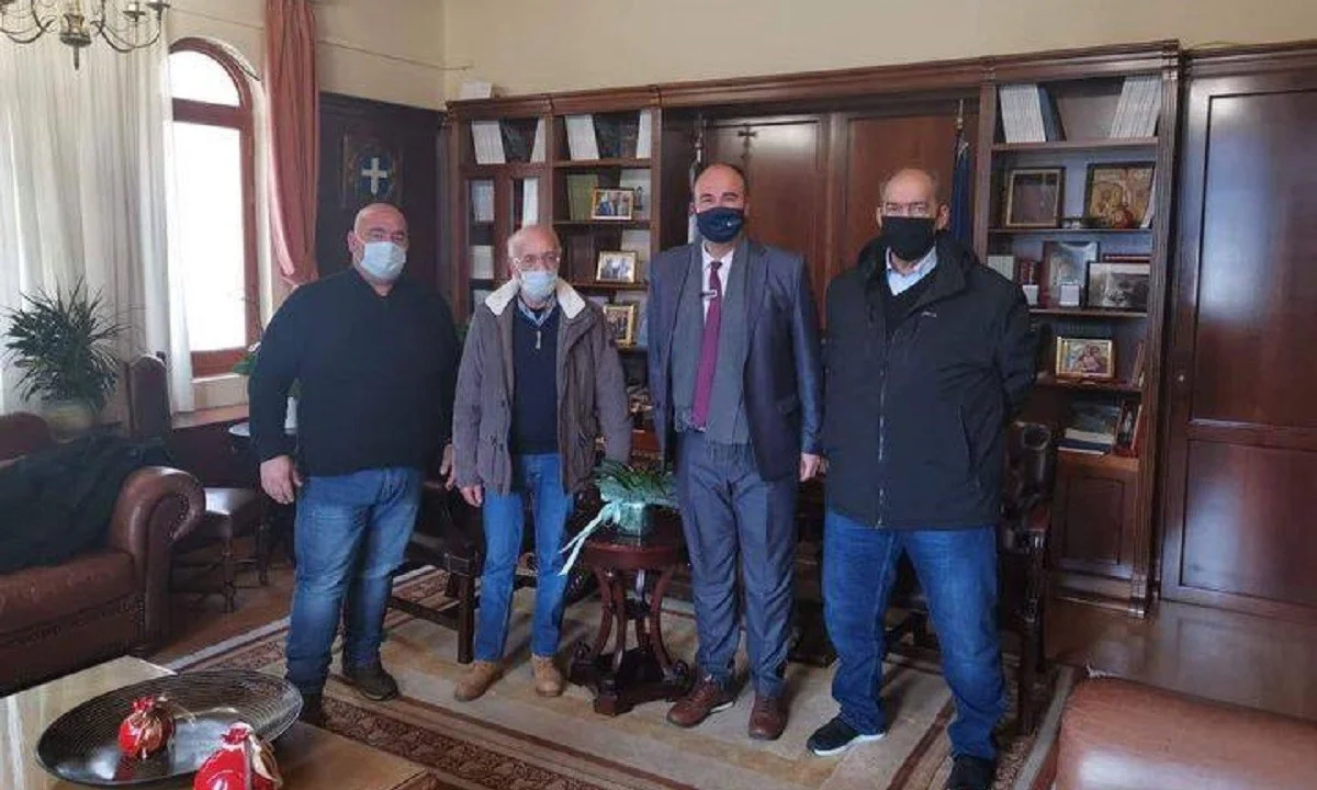 ΕΠΣ Κορίνθου – Τσιχριτζής: Συνάντηση με αντιπεριφερειάρχη και θέματα που απασχολούν το κορινθιακό ποδόσφαιρο