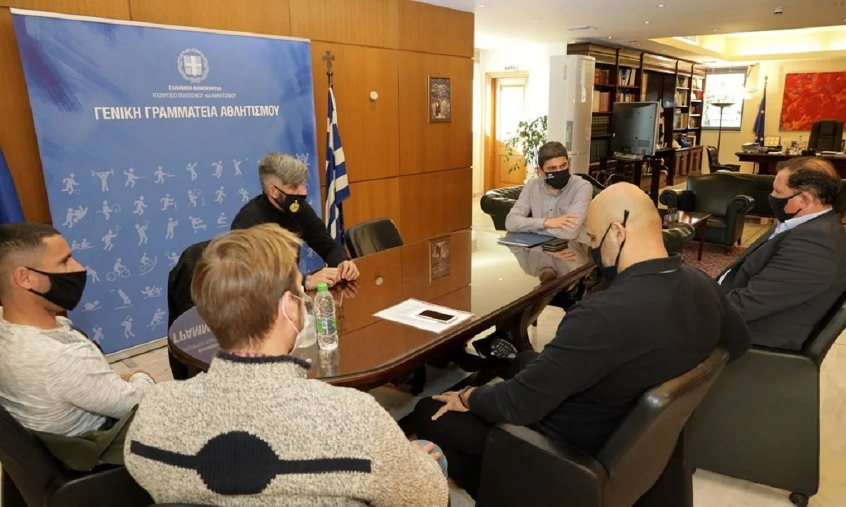 Αυγενάκης για λοιμωξιολόγους: «Νόμιζαν ότι η Γ' Εθνική είναι γειτονιές»