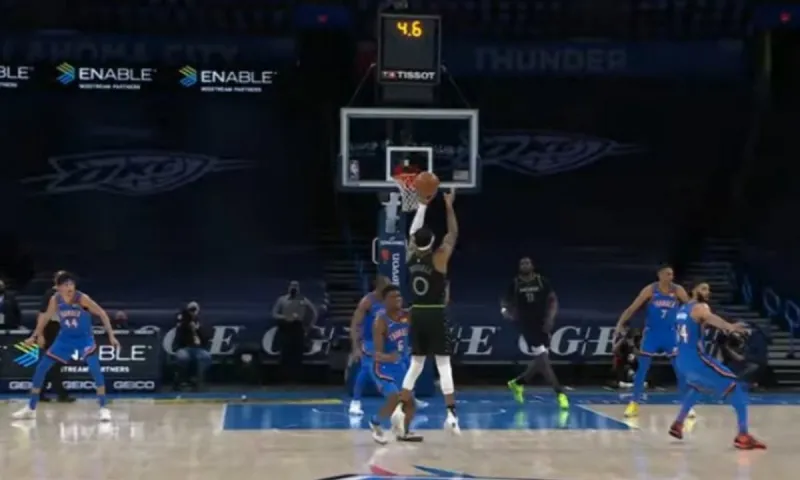 NBA Top 10: Τα κοψίματα του Γιάννη και το buzzer beater του Ράσελ (vid)