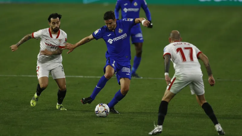 «Τριάρα» και 3η θέση η Σεβίλλη (vid)