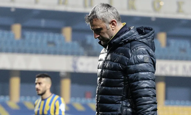 Δέλλας: Σαφείς αιχμές για τη διαιτησία