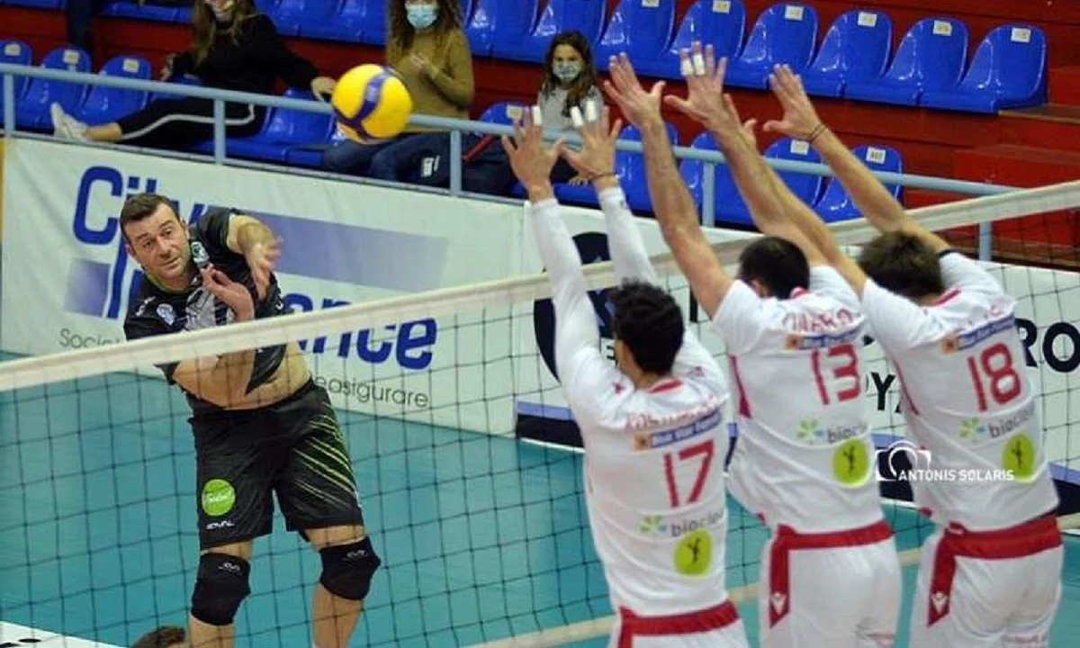Φοίνικας-Μίλωνας 3-1 σετ: 7Χ7 για την ομάδα της Σύρου!