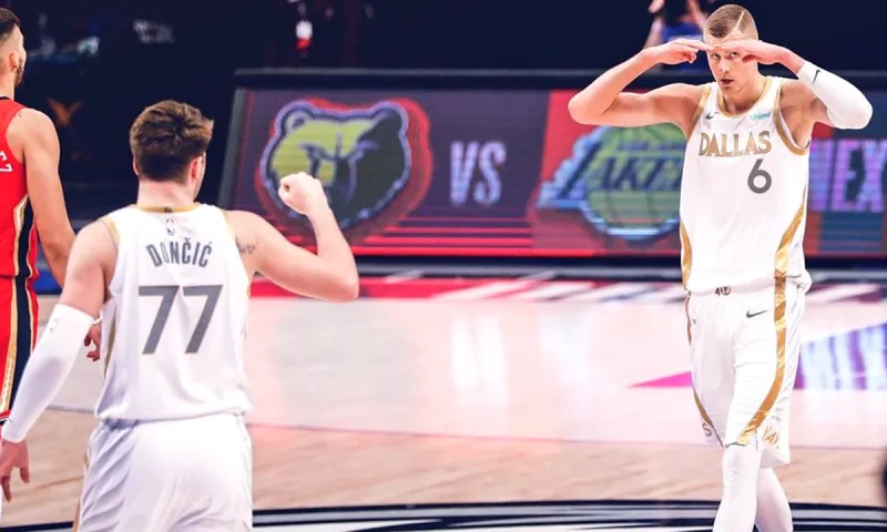 NBA αποτελέσματα: Show Ντόντσιτς-Πορζίνγκις, «καθάρισε» ο Λέοναρντ (vids)