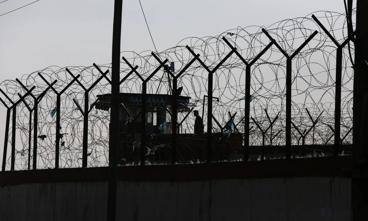 ΕΛ.ΑΣ: Έβαλε τέλος σε δύο οργανώσεις - Προμήθευαν φυλακισμένους με κινητά τηλέφωνα