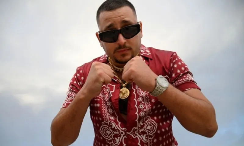 Mad Clip:  Καταδίωξη... α λα Τζέιμς Μποντ, η σύλληψη και το πρόστιμο για άσκοπη μετακίνηση