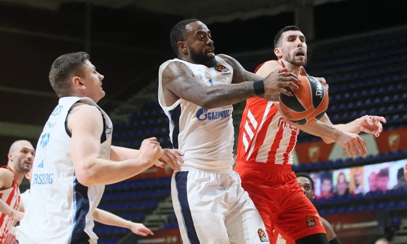 Ερυθρός Αστέρας- Ζενίτ 75-76: Επιστροφή στις νίκες
