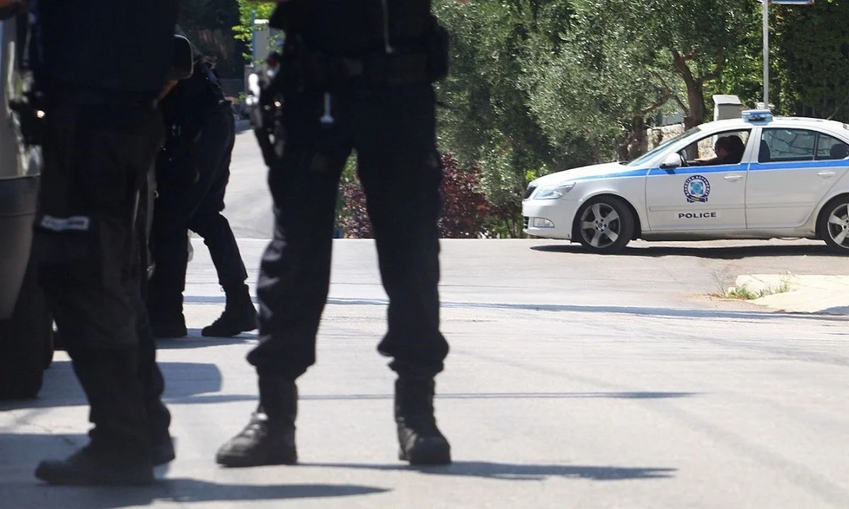 Θεσσαλονίκη - Σοκ: 46χρονος απειλεί να αυτοκτονήσει - Κρατάει καραμπίνα