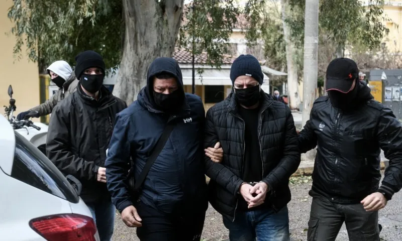 Λιγνάδης: Στα δικαστήρια ο σκηνοθέτης (vid)