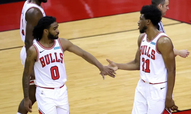 NBA Αποτελέσματα: Άνετες νίκες για Μπουλς και Μάβερικς (vids)