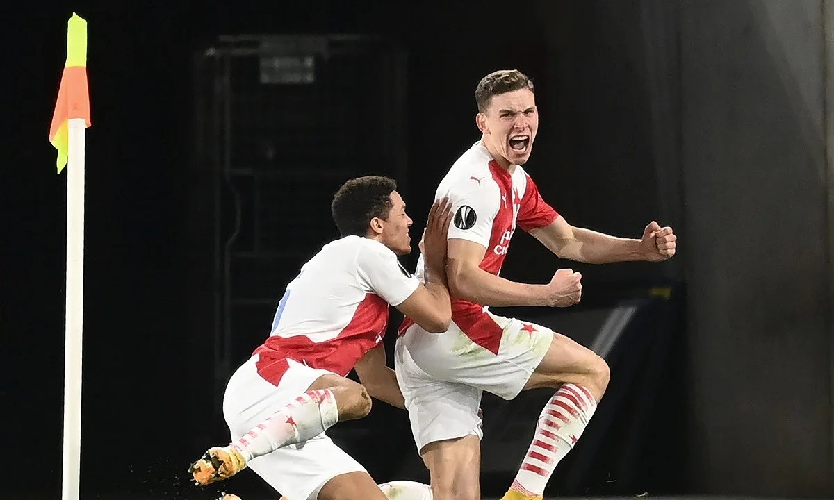 Europa League: «Παγωμάρα» για Λέστερ, αγχωτική πρόκριση για Μίλαν