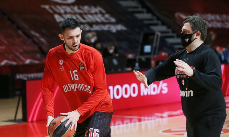 Ολυμπιακός: Πιθανότατα χάνει τη σεζόν ο Παπανικολάου