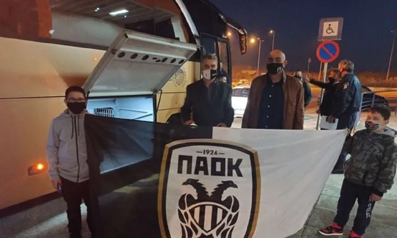 ΠΑΟΚ: «Ασπρόμαυρη» υποδοχή στην Καλαμάτα (pics)
