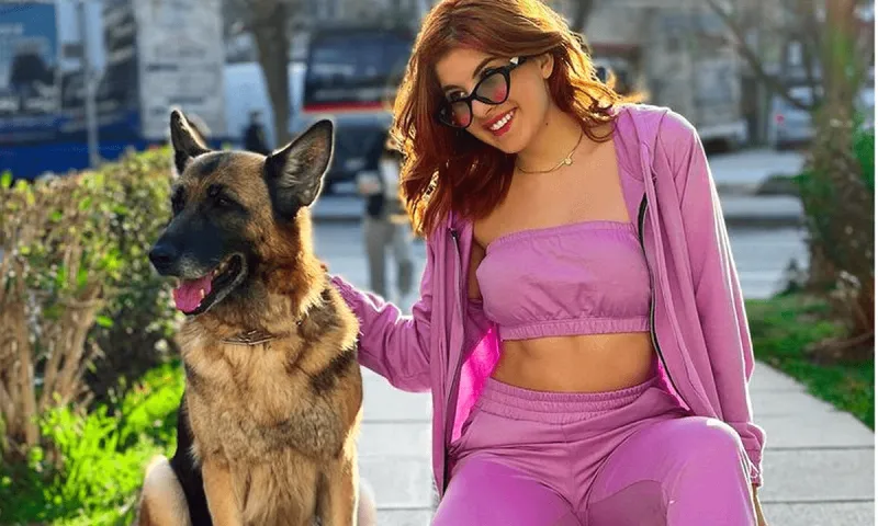 The Bachelor: Ο μπαμπάς της Νικόλ την τρολάρει.... κανονικά! (vids)