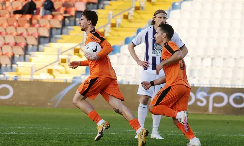 Απόλλων Σμύρνης-ΟΦΗ: Ισοπαλία (1-1) στο ημίχρονο με Ντάουντα και Στάρτζεον