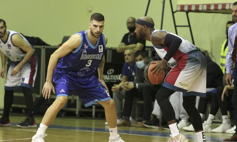 Πετρόπουλος: «Με αφετηρία την άμυνα να φέρουμε το ματς στα μέτρα μας»