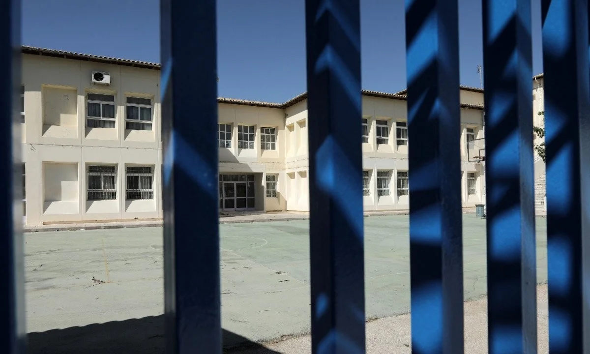 Κορονοϊός - Υπουργείο Παιδείας: Στο τραπέζι παράταση του σχολικού έτους - Τι γίνεται με τα φροντιστήρια