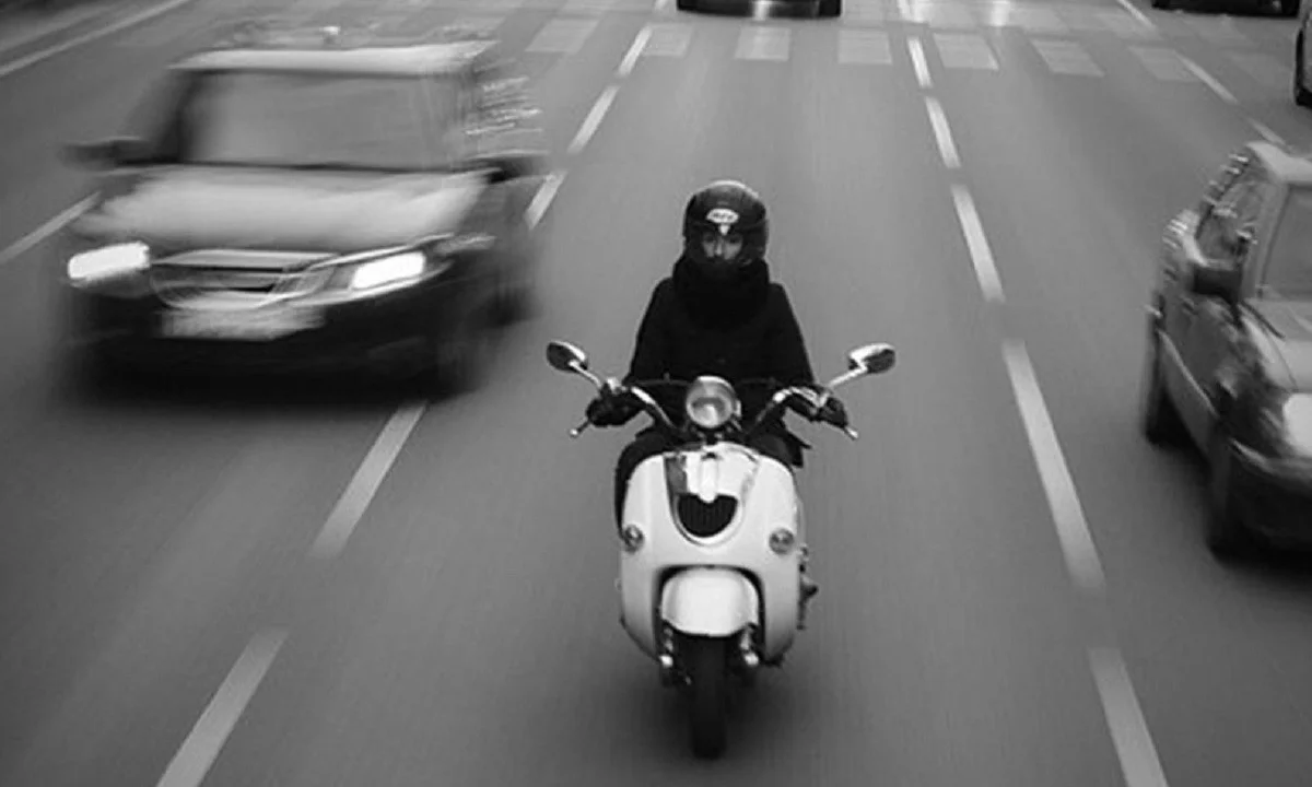 To δίπλωμα ΙΧ ισχύει πλέον και για δίκυκλο - Τέλος οι εξετάσεις και τα παράβολα (vid)