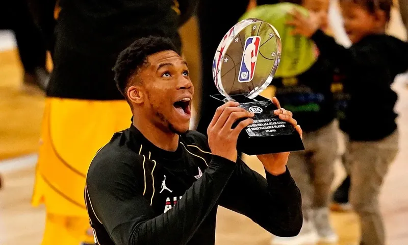 NBA All Star Game: Σαρωτικός και MVP ο Γιάννης Αντετοκούνμπο (vids)
