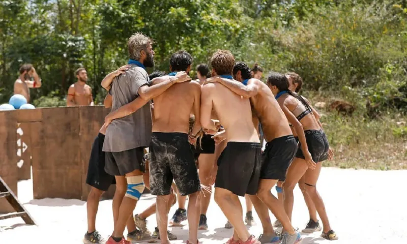 Survivor Highlights 8/3: Χαμός με τις εντάσεις σε Κόκκινους και Μπλε – Αγριεύουν τα πράγματα (vids)