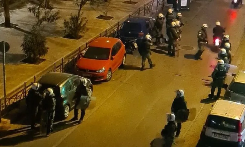 Πανόρμου: Η ΕΛΑΣ λέει πως έκανε ήδη ΕΔΕ και πως οι αστυνομικοί δεν έσπασαν το αυτοκίνητο