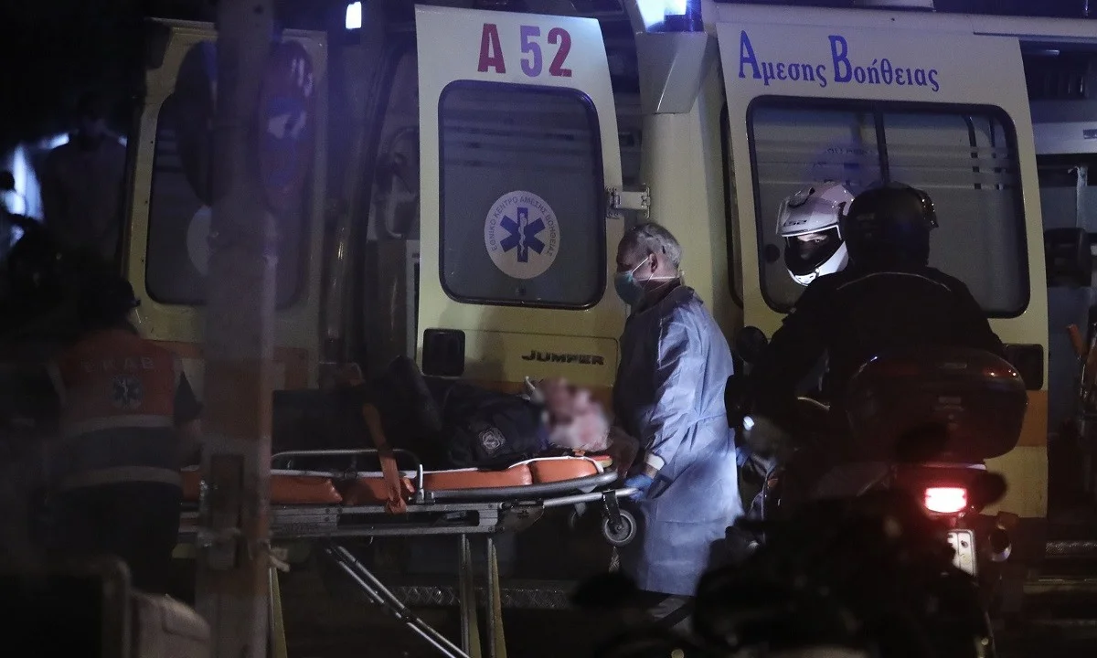 Νέα Σμύρνη - Επεισόδια: Μεταφέρθηκε στο νοσοκομείο ο αστυνομικός